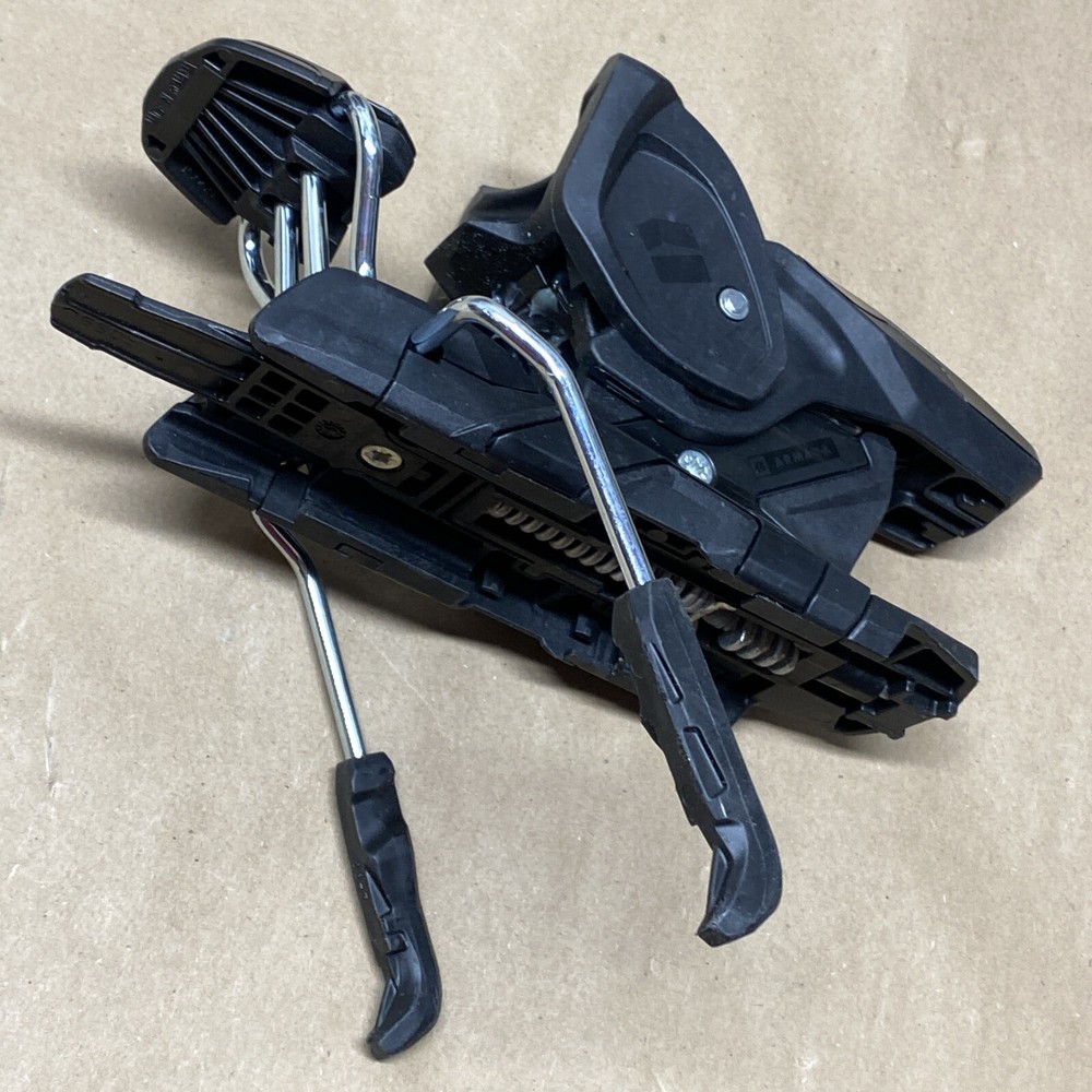 ARMADA SKI BINDING SEELING AS IS NOT SURE WHAT MODEL