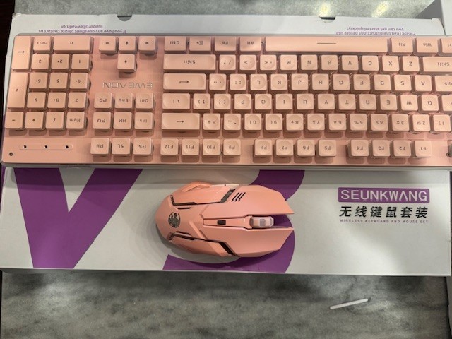 EWEADN V3 Pink Wireless Keyboard & Mouse Combo - Backlight