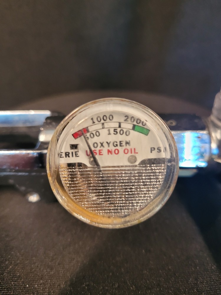 Erie Oxgen Regulator with Flowmeter