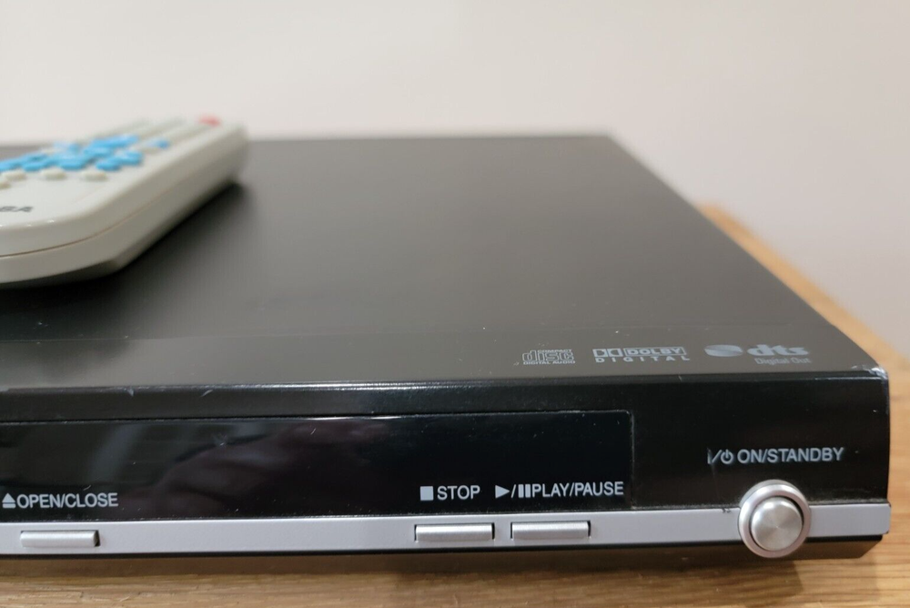 Toshiba SD-K770KU DVD Player Includes Remote