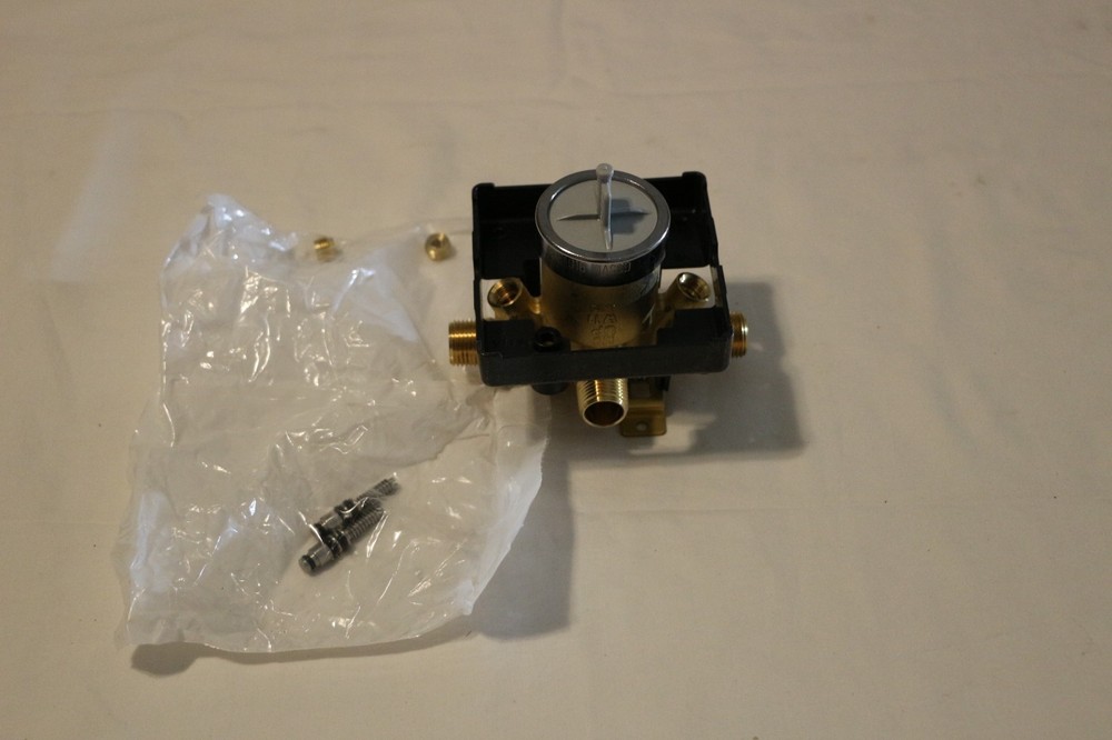Delta Universal Mixing Rough-In Valve with Service Stops R10000-UNWSHF