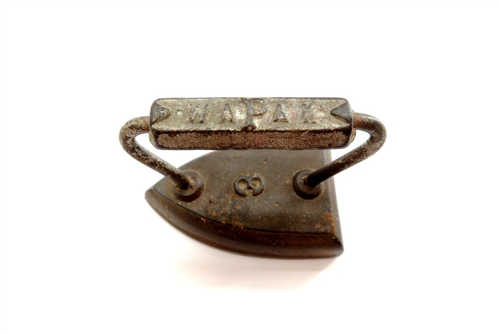 Antique WAPAK No 3 Solid Sad Iron Nicely Embossed Cast Iron 2 lb 12 oz
