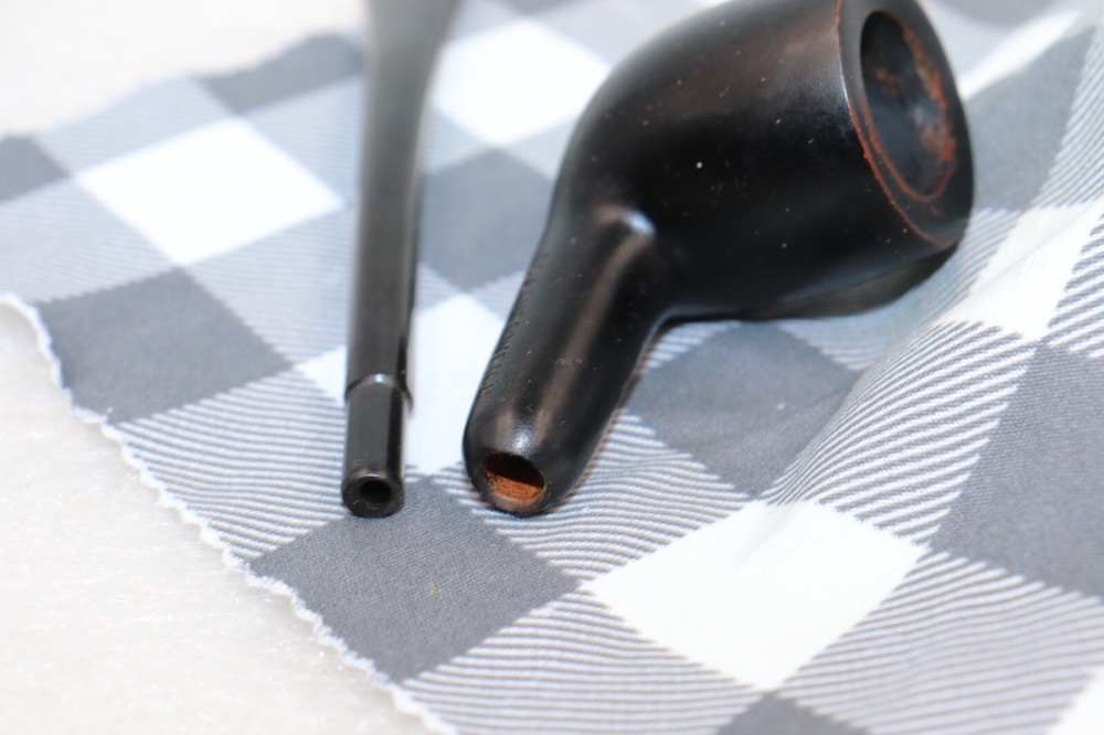 Vintage Featherweight Billiard Estate Pipe