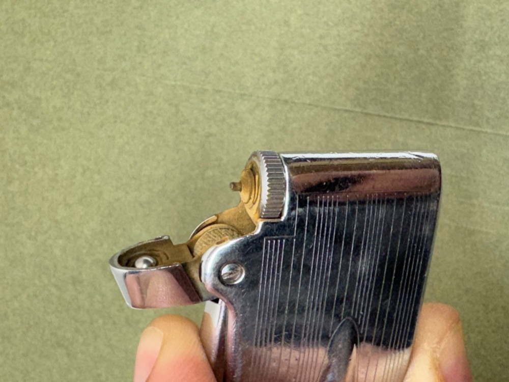 Vintage Ronson Varaflame Lighter