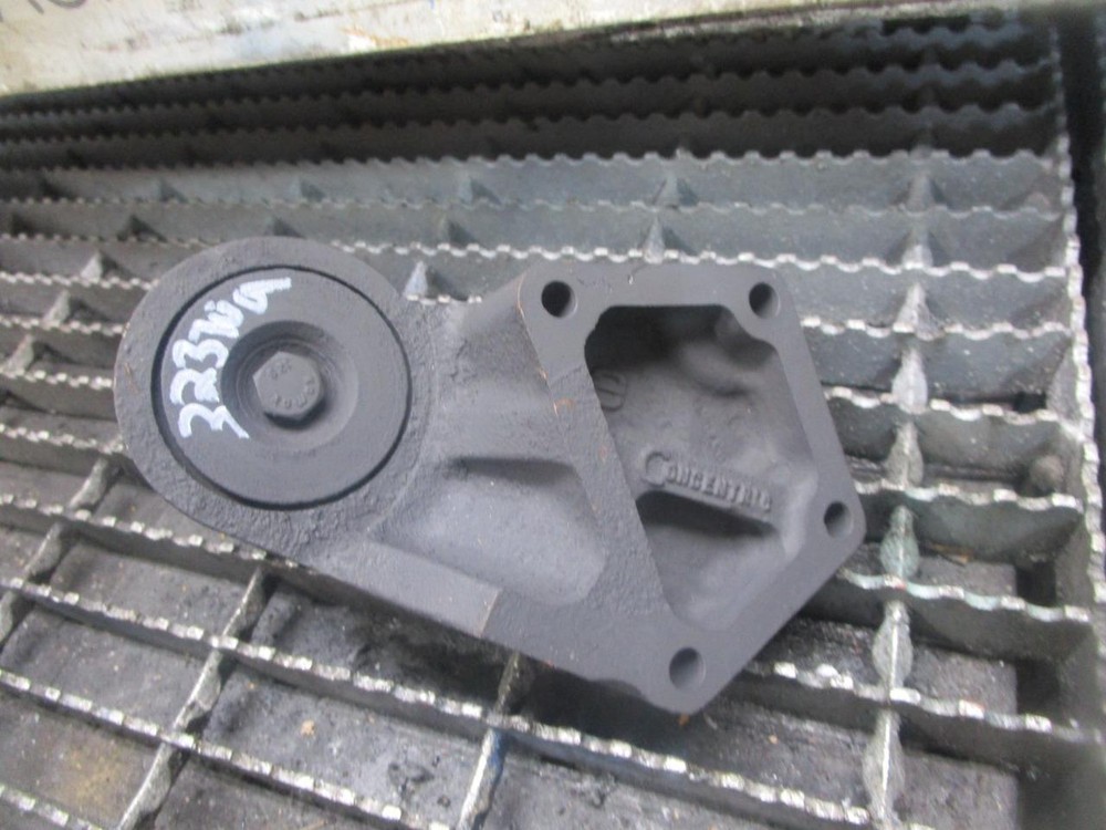 USED CUMMINS DIESEL ENGINE FAN SUPPORT HUB Part 3911202