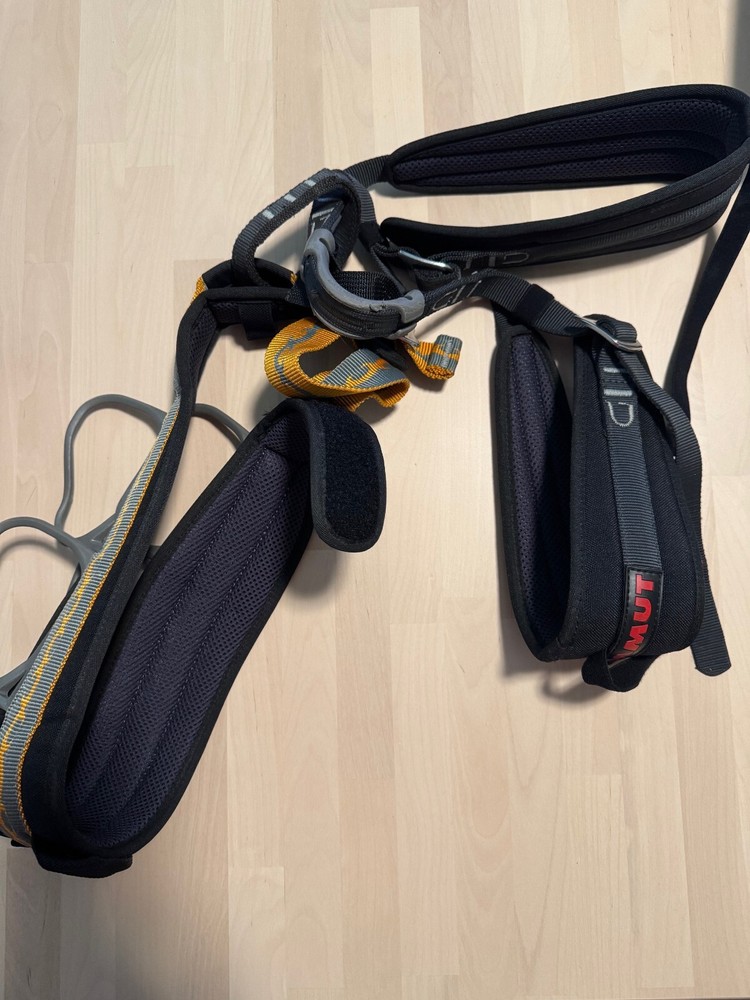 Mammut Focus Rock Climbing Sit Harness Type C Size S (Used)