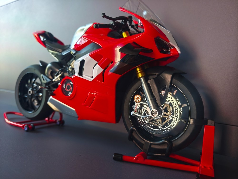 Ducati 1:6 Die-Cast Motorcycle Model, Multi-Function, Premium Gift for Him