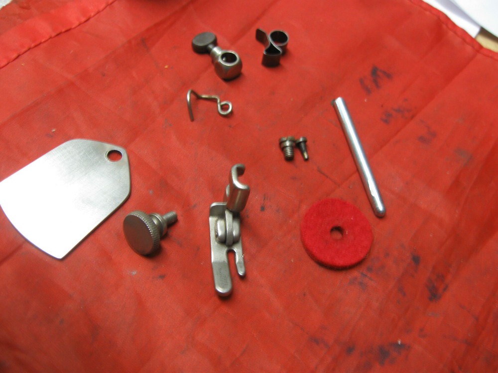Singer Sewing Machine 128 Needle Clamp Thread Guide Cutter Spool Foot Vintage