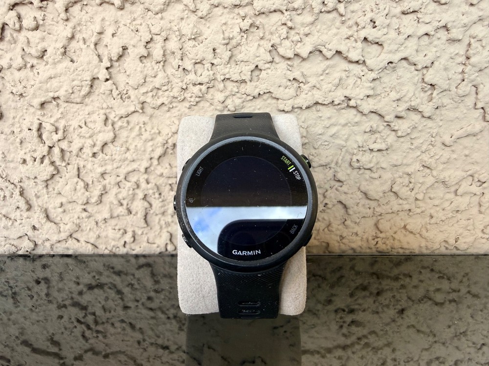 Garmin Forerunner 45 Black 42mm Clean Band Nice Crystal No Cable Untested