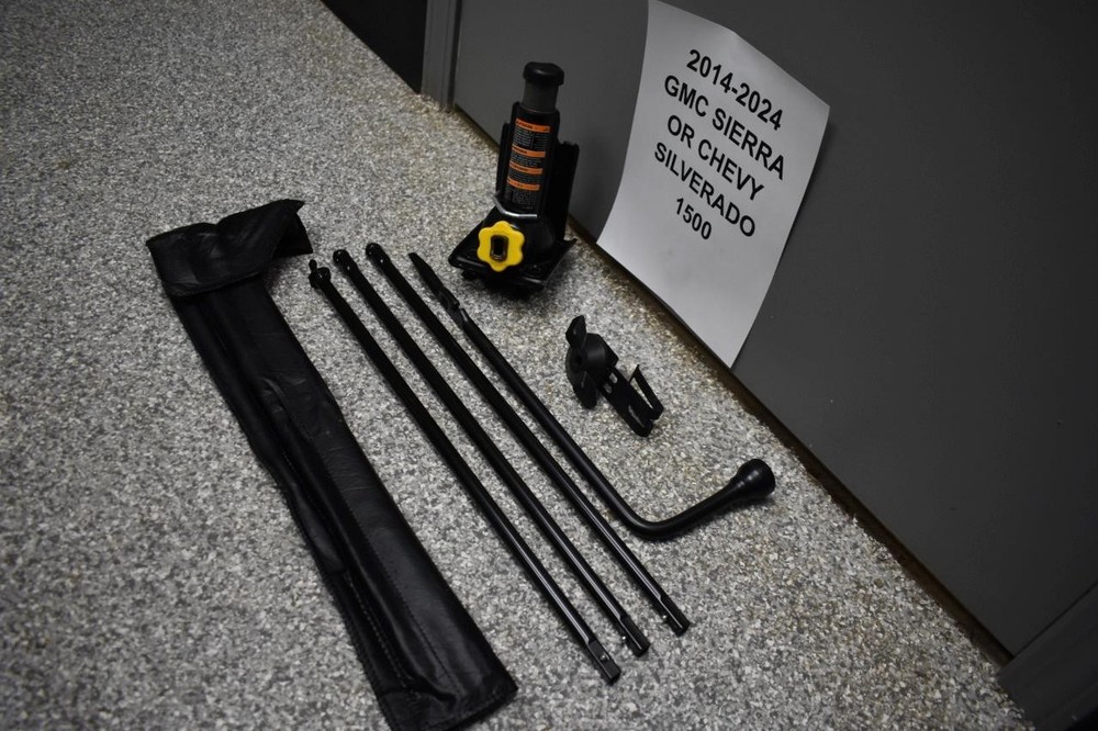 2014-2024 SILVERADO & SIERRA 1500 OEM BOTTLE JACK & TOOLS COMPLETE SET