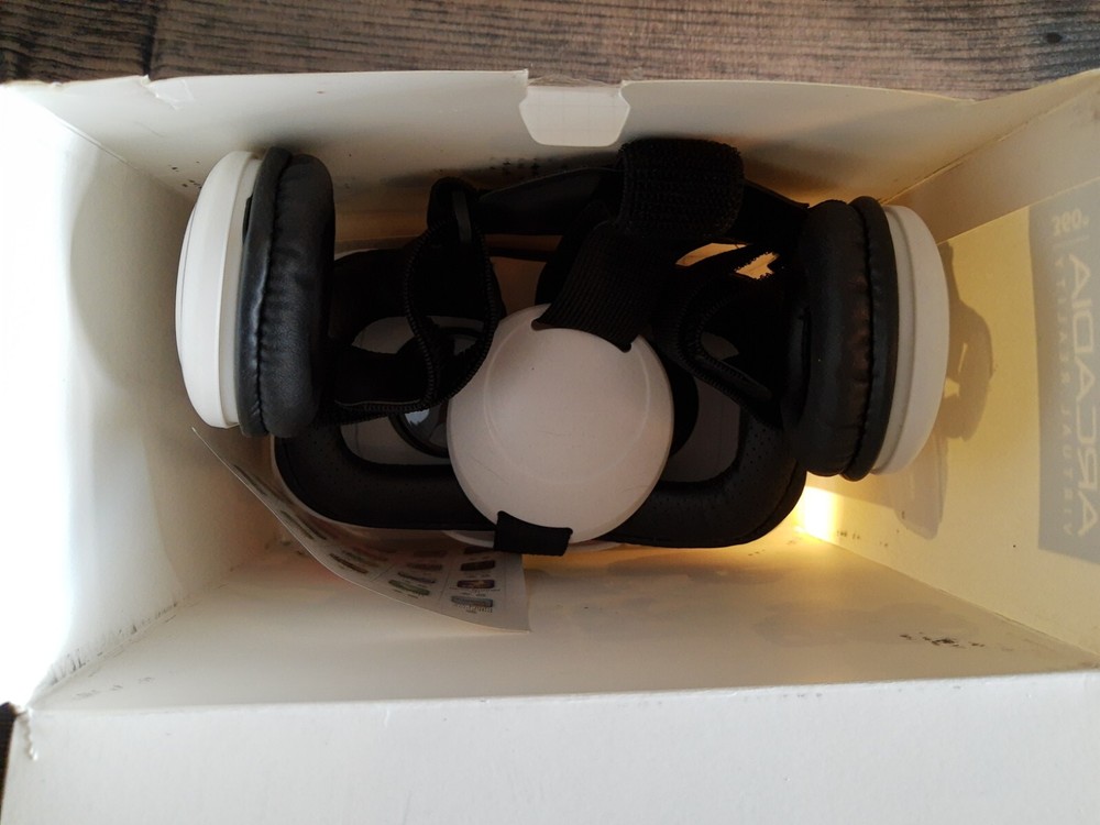 Arcadia 360 Virtual Reality Headset Smartphone VR Headset White