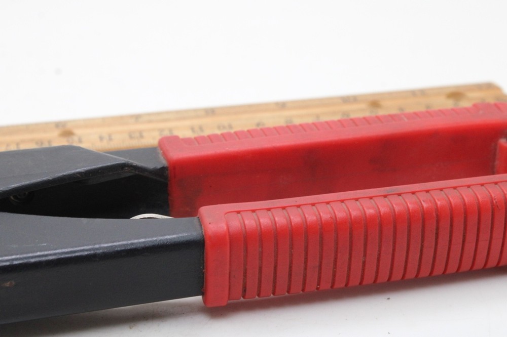Blue Point Tools HP8202 Rivet Tool Red Grips