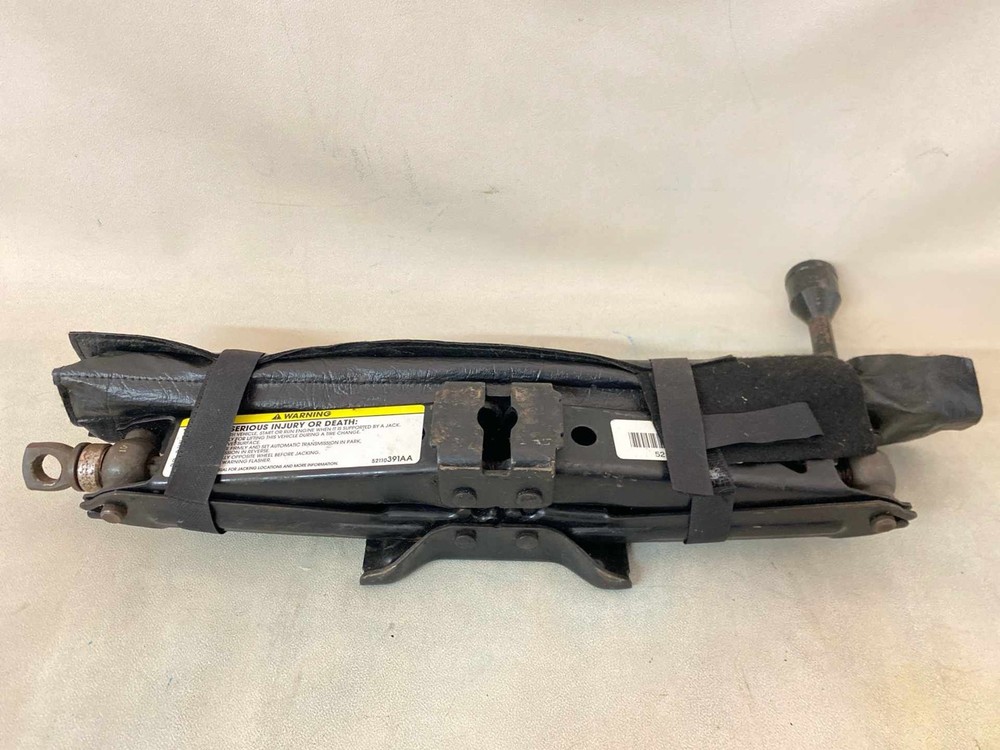 2005 Dodge Ram 1500 Jack Assembly with Tools OEM 52110402AB