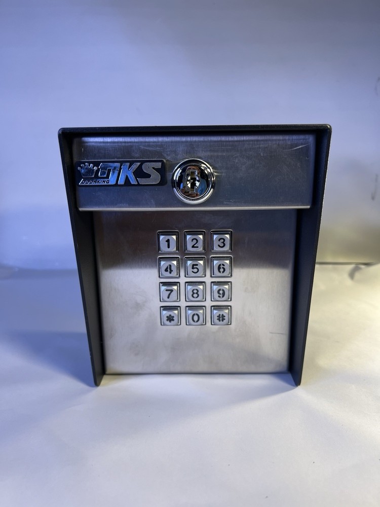 DKS DoorKing 1513-081  Surface Mount Secondary Keypad UNTESTED
