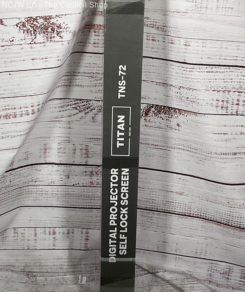 Titan TNS-72 Digital Projector Screen New In Box