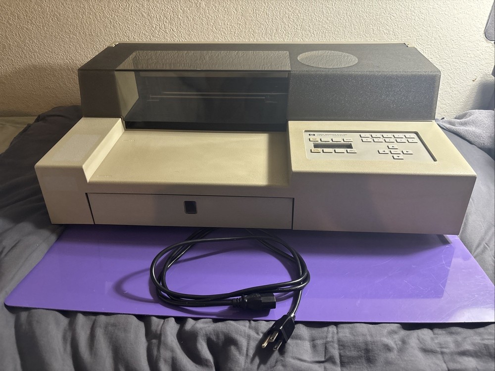 Hewlett-Packard HP 7550A graphics plotter with power cord