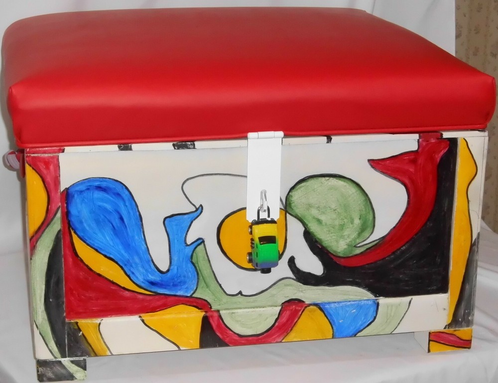 Happy Ottoman/ Storage Box  ( Primitive)