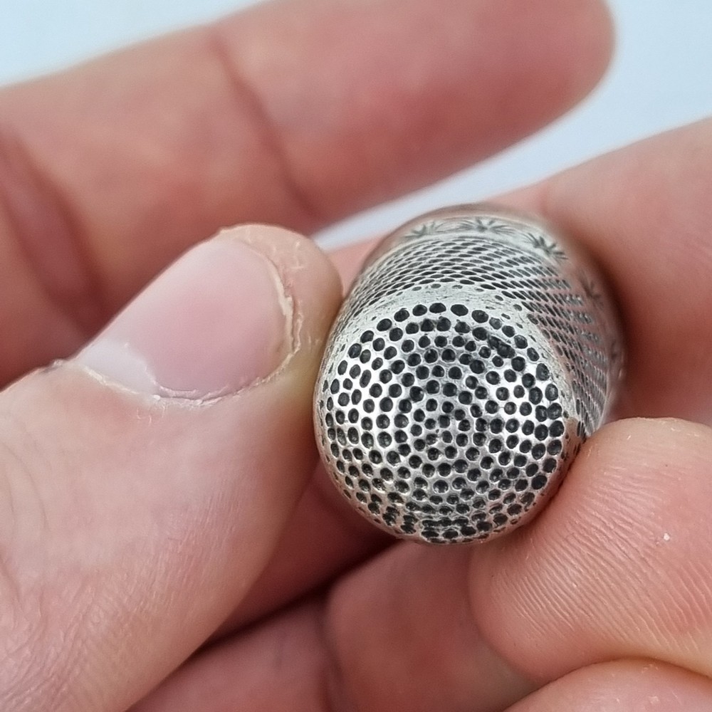 Solid Silver Thimble Sheffield 2002 Carrs Of Sheffield