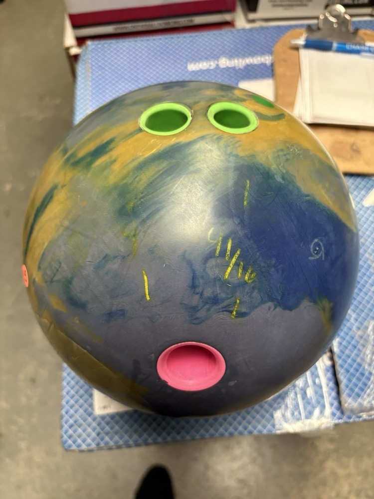 Used Storm Summit Bowling Ball 15 Pounds