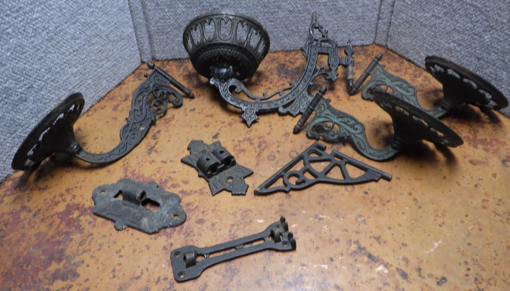 4 Vintage Antique Cast Iron Wall Sconces & Brackets C2
