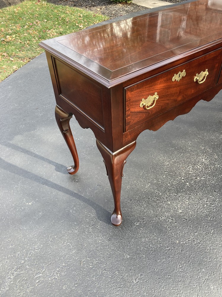 Kindel Mahogany Queen Anne Style Sideboard