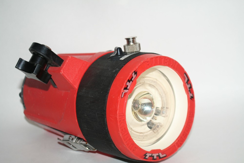 IKELITE UNDERWATER PHOTOGRAPHY SUBSTROBE 100