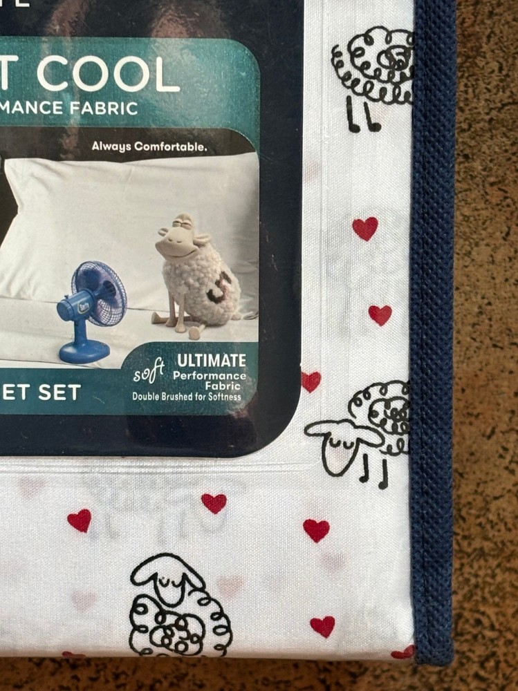 Serta Perfect Sleeper SLEEPING SHEEP with RED HEARTS Sheet Set (6-pc FULL Size)