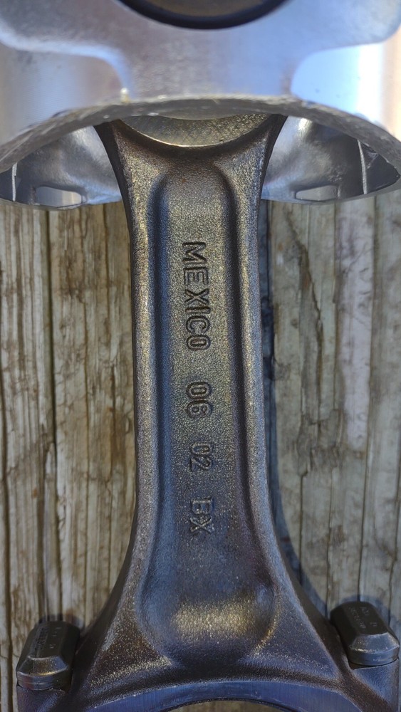 Cummins ISC 8.3CR Connecting Rod and Piston no2