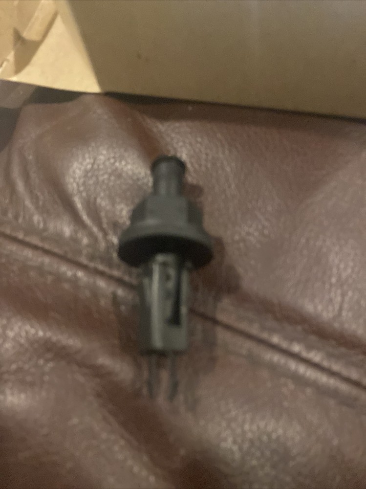 Ford Vent Valve Assembly 90-99 Fords