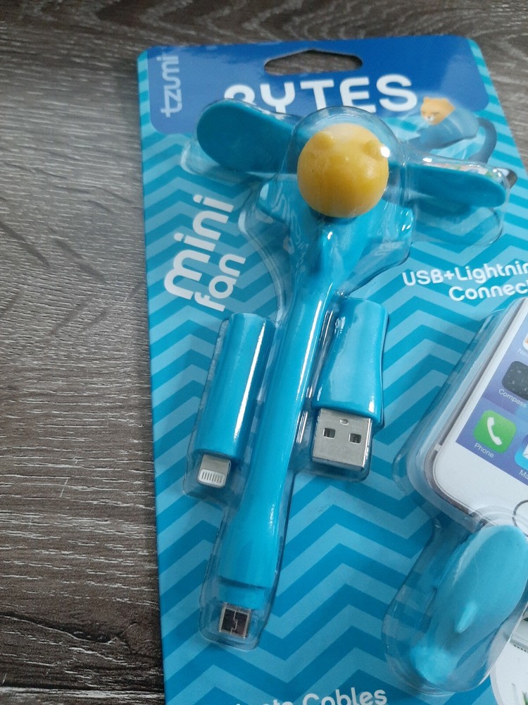 (1) Tzumi Bytes Mini Fan & USB and Lightning Connector. NEW Blue