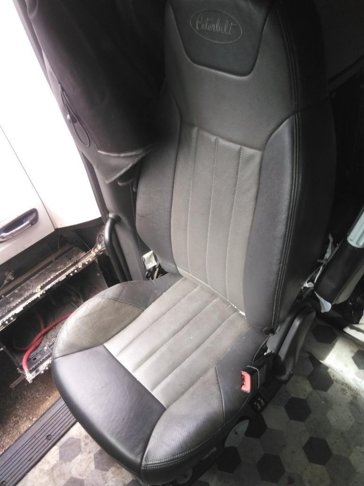Replaces 2017 PETERBILT 579 FRONT SEAT ,  OR