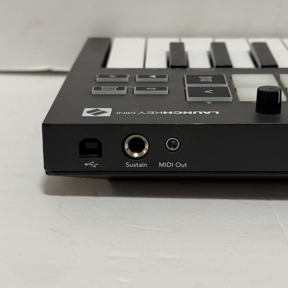 Novation LAUNCHKEY MINI MK3 25 Mini-Key MIDI Keyboard Controller unit Only