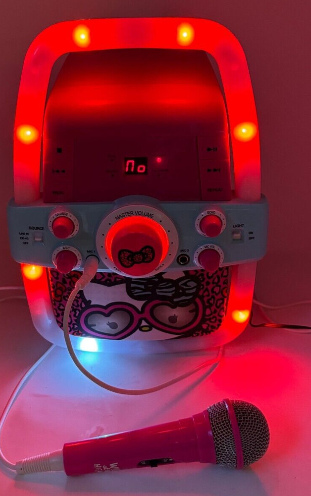 HELLO KITTY FLASHING LIGHTS KARAOKE MACHINE 2015 w/ Microphone Tested & Works!