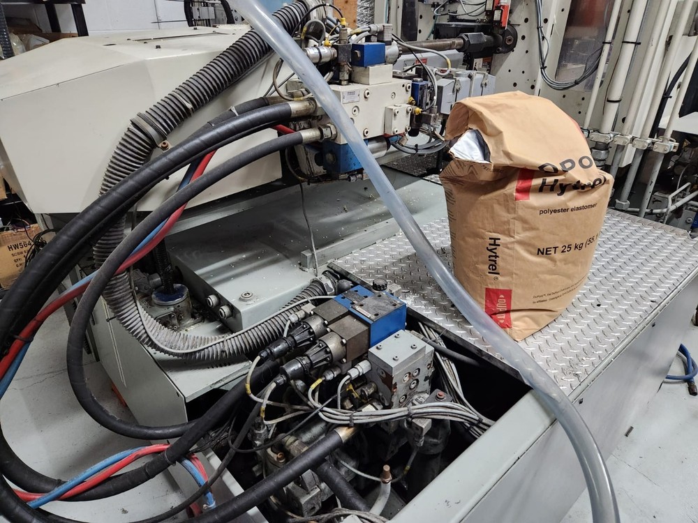 150T Engel Vertical Injection Molding Machine, 330H/150 US