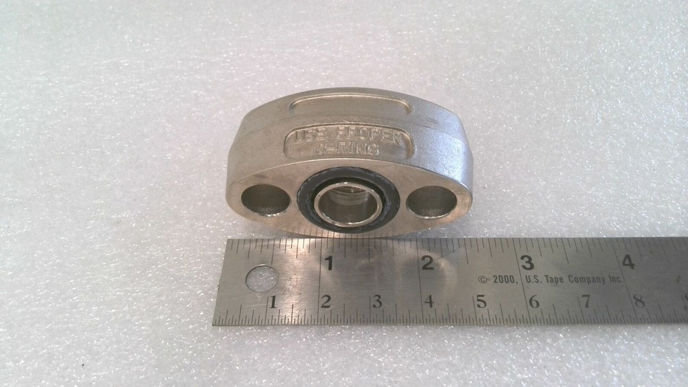 CS DGAEB VALVE BLOCK 2-BOLT MOUNT ADAPTER, FOR USE WITH FLUOROLUBE