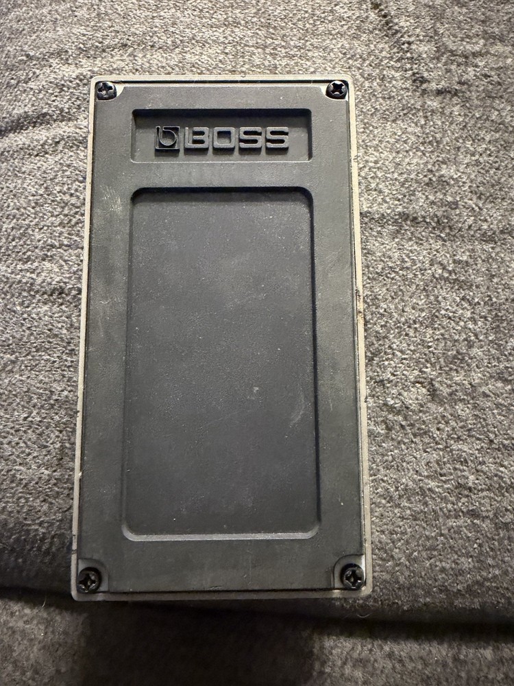 Boss Metal Zone Guitar Distortion (MT-2)