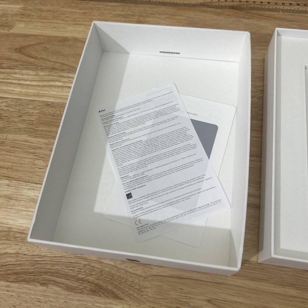 Apple iPad 8th generation 128gb Wi-Fi **EMPTY BOX ONLY**