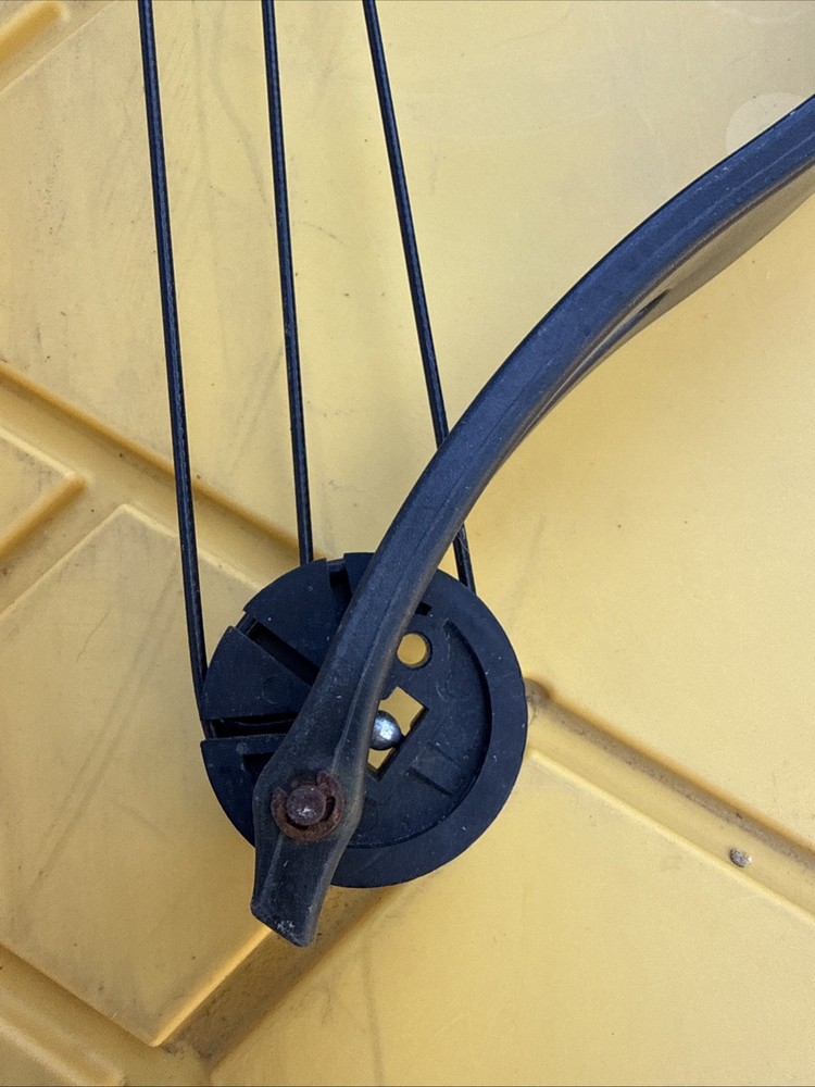 Crosman Elkhorn Youth Compound Bow Used