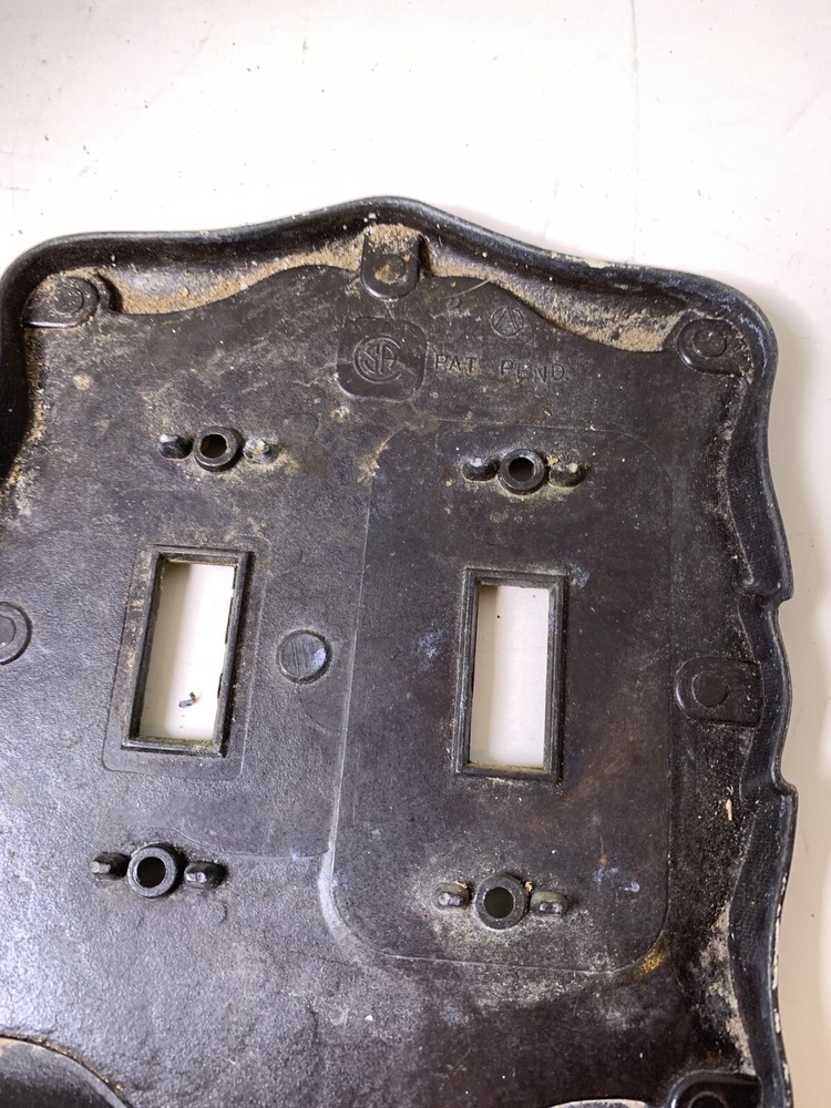 Scroll Leaf Texture Double Light Switch Cover Plate 1960's CSA Vintage