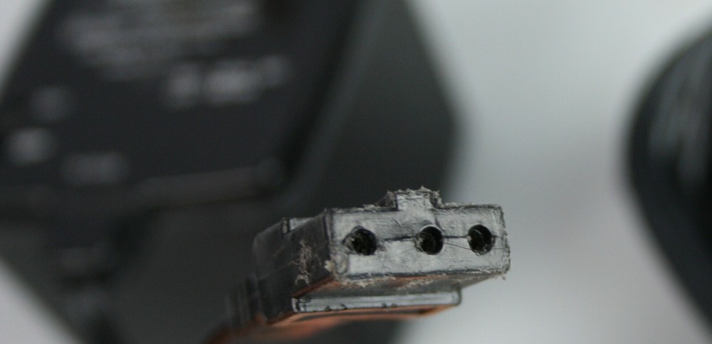 VIVITAR MULTI- VOLTAGE CHARGER FOR ELECTRONIC FLASH MODELS 152 & 252