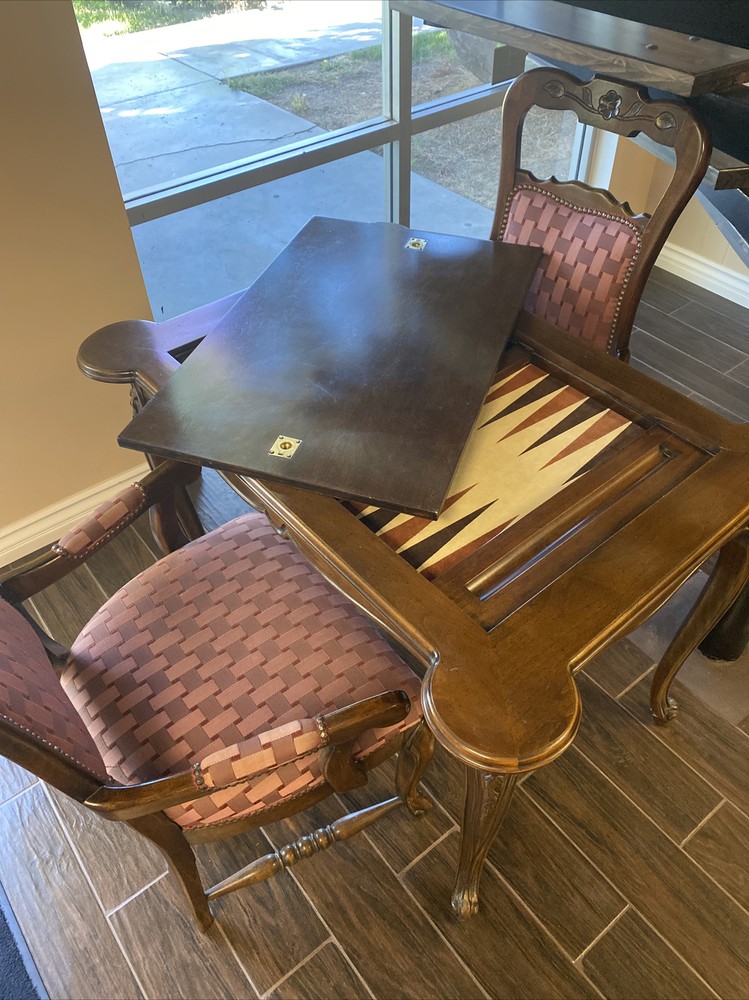Backgommon table with chairs