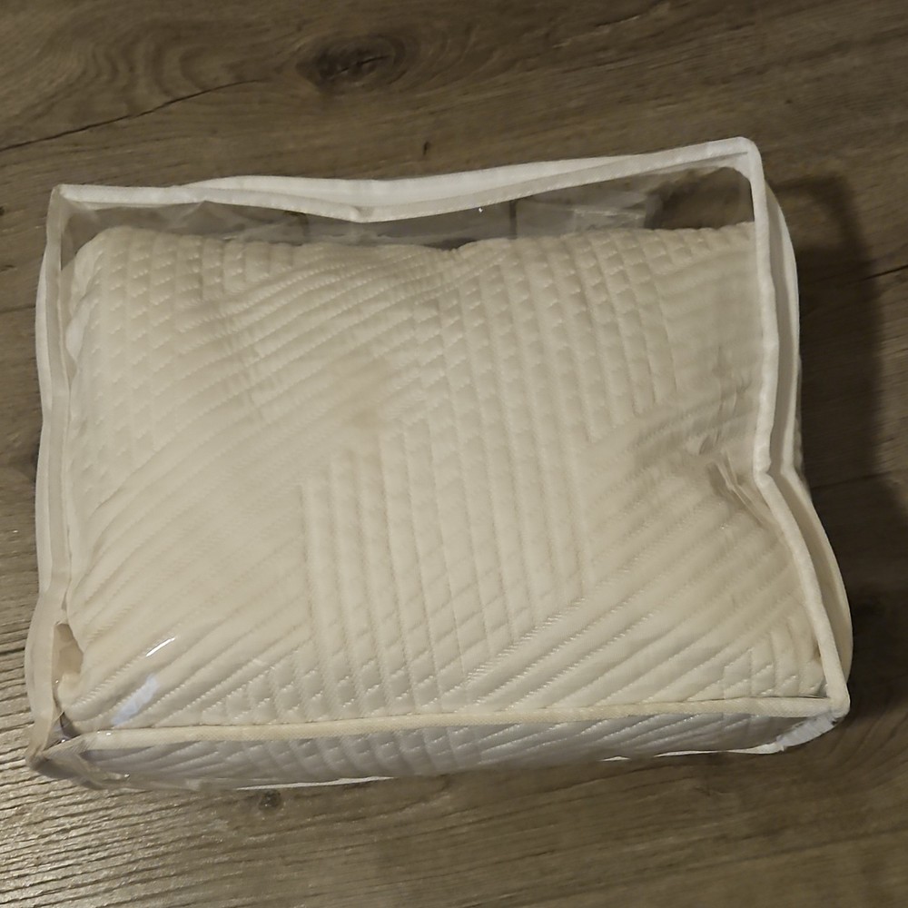 Sleepy's Cooling Waterproof Antimicrobial Five-Sided Mattress Protector White