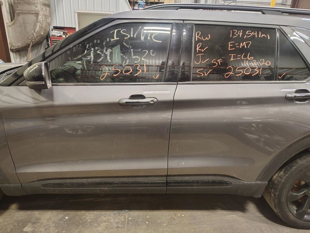 Camera/Projector Camera Windshield Mounted Fits 20-24 AVIATOR 1538441