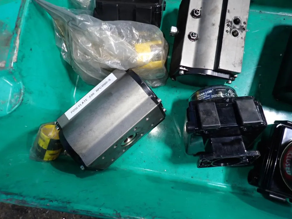 PNEUMATIC ACTUATORS / POSITION INDICATORS 08250530572