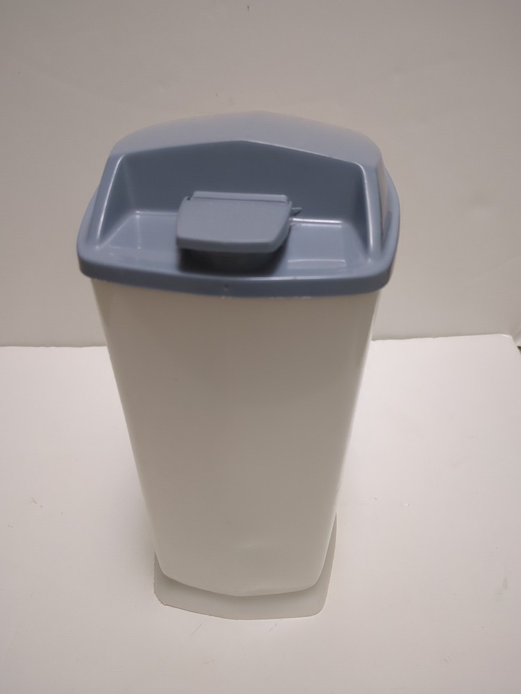 Aladdinware 4 Quart Pitcher Opaque white blue flip top lid model 301