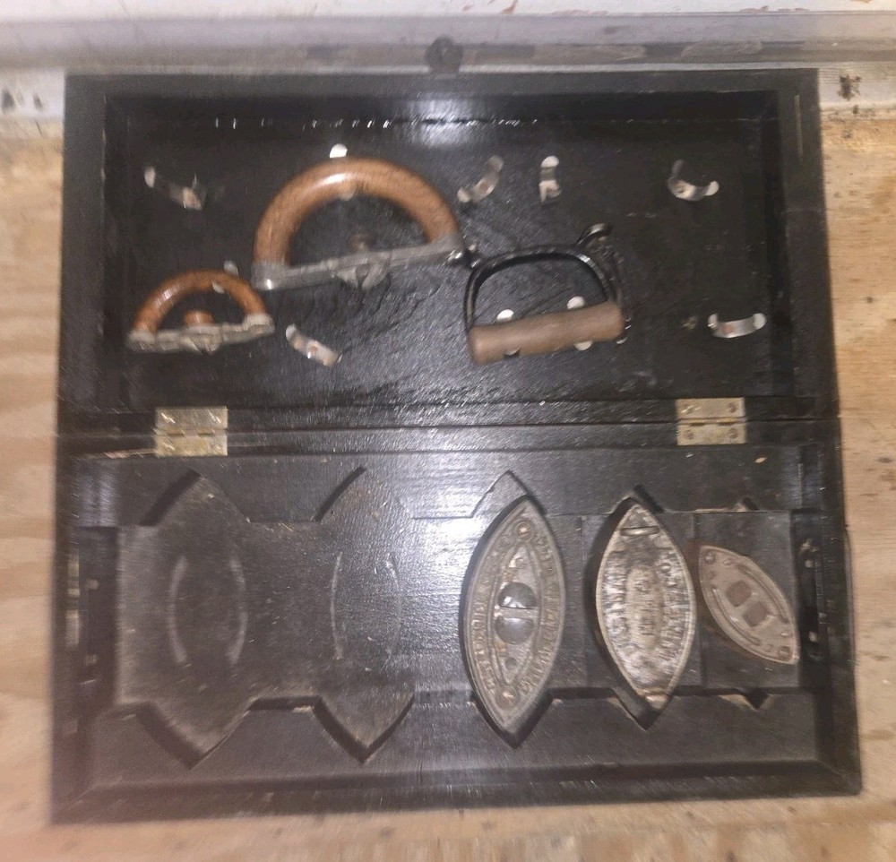 Enterprise Sad Iron Display Box Container W/ 3 Irons.