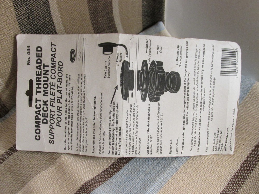 Scotty Compact Threaded Round Deck Mount #444 New In Package