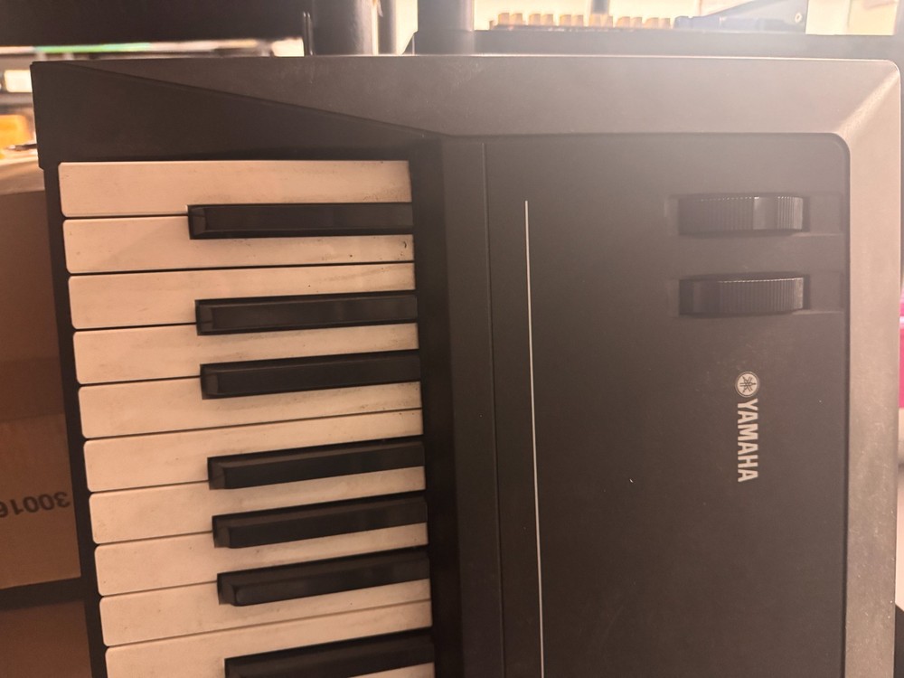 Yamaha kx8 USB/Midi Controller - 88 key