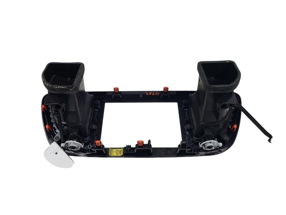 VOYAGER 2020 Dash Bezel 623511