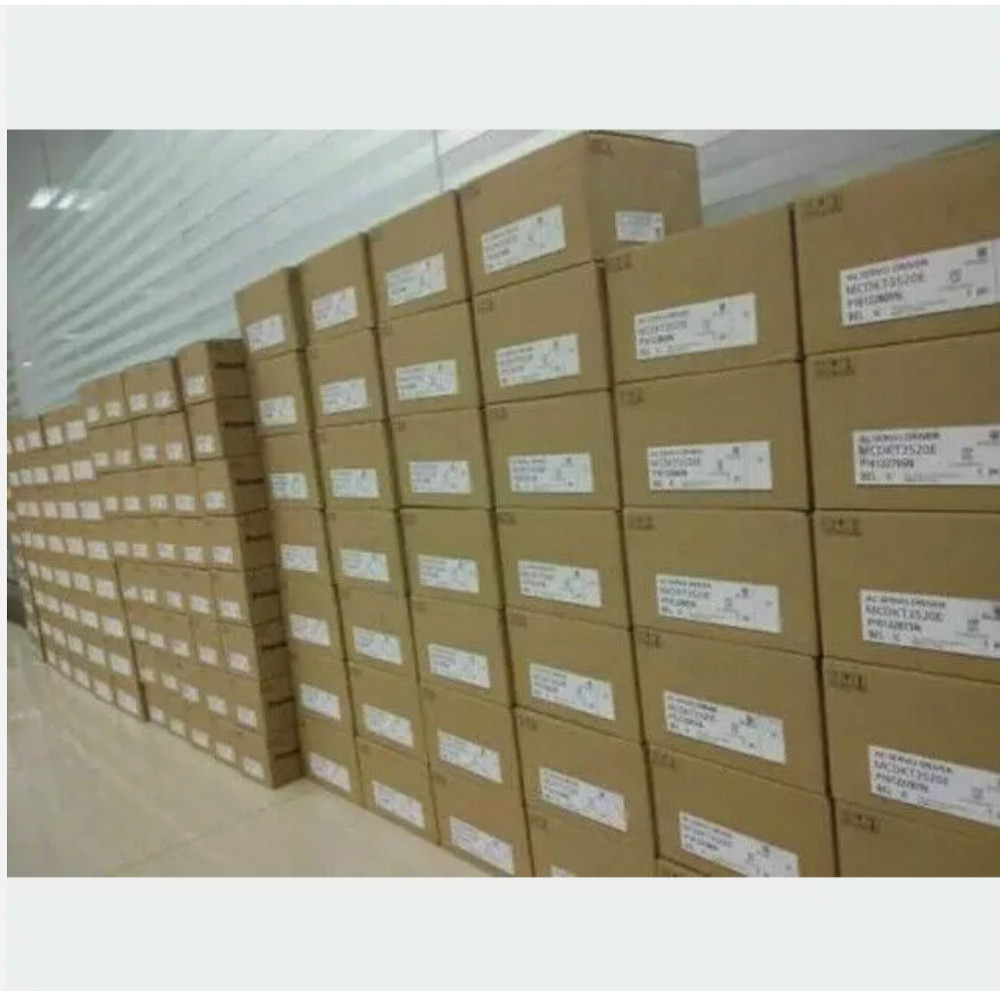 1PCS Servo Motor HC-PQ43B new in box